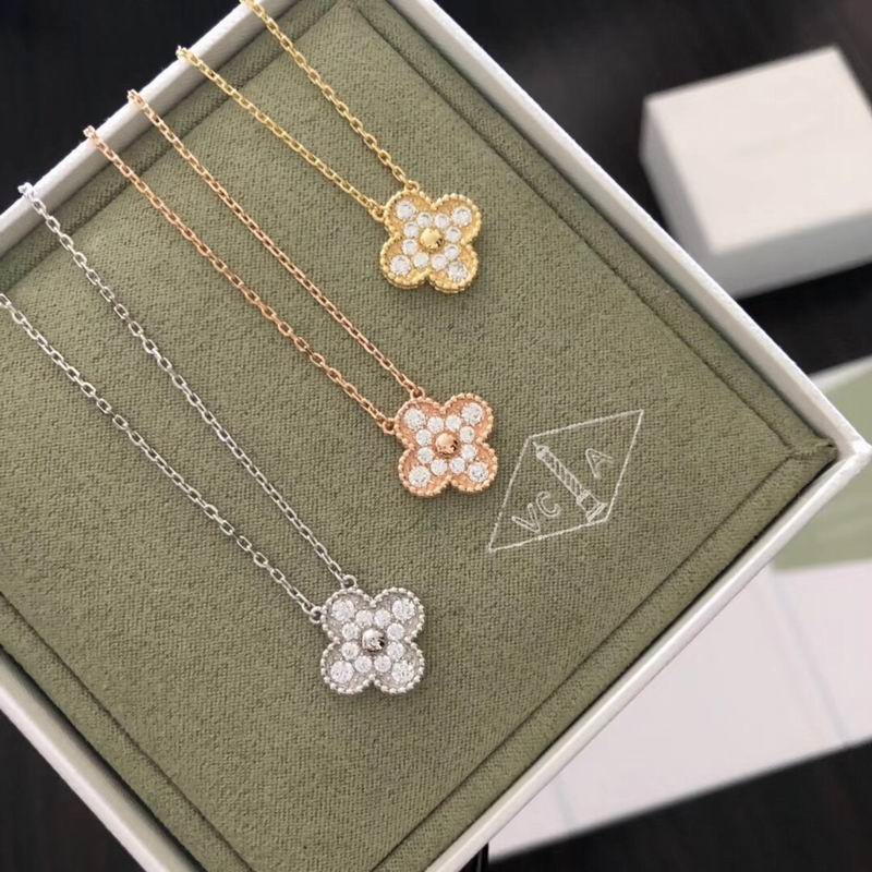 Van Cleef & Arpels necklace 12yxq23
